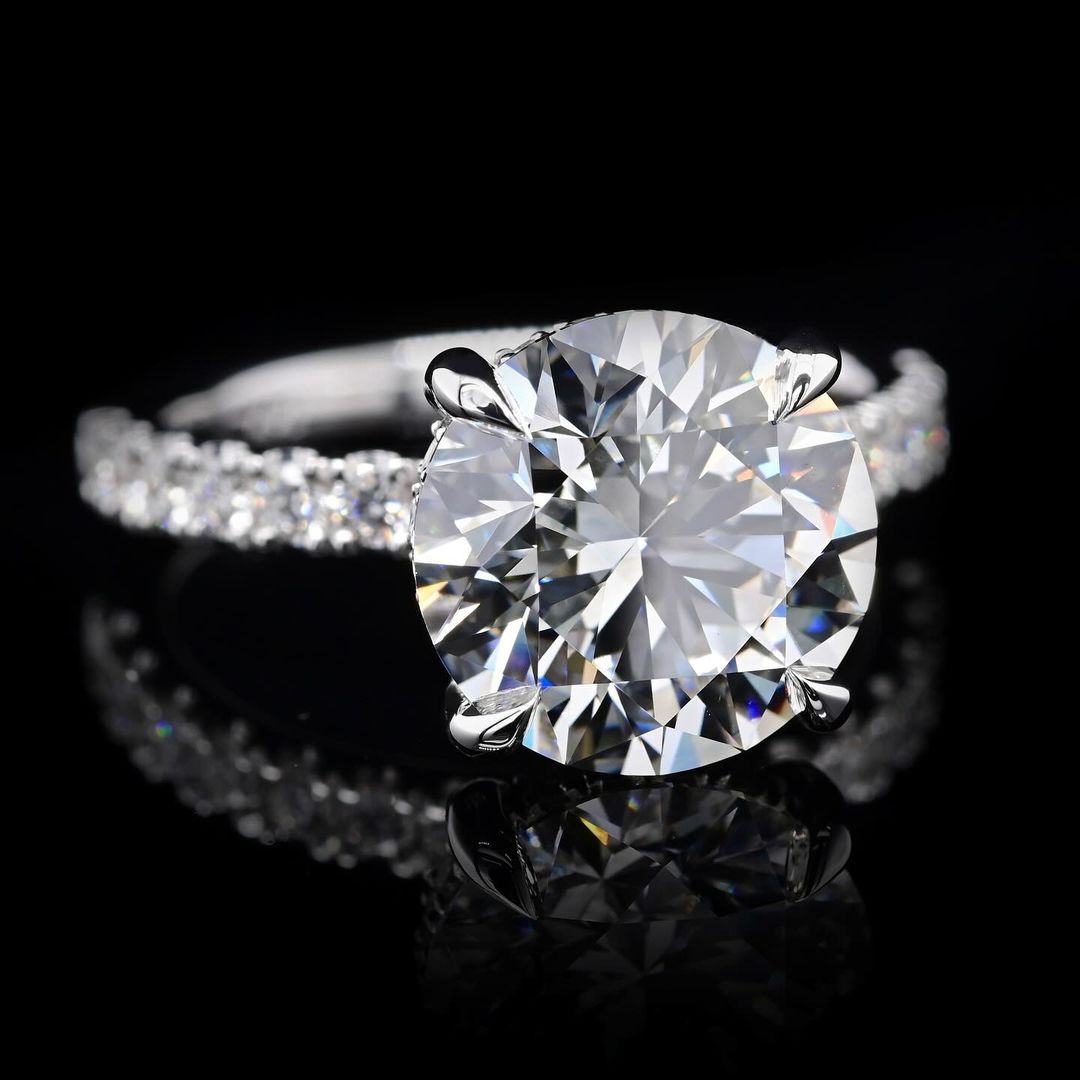 2.0ct-3.0ct Round Cut Lab Grown Hidden Halo Diamond Engagement Ring