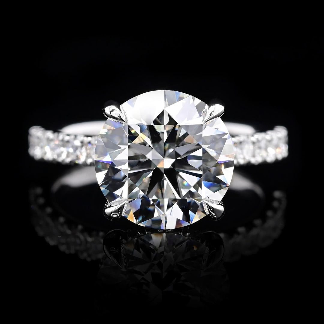 2.0ct-3.0ct Round Cut Lab Grown Hidden Halo Diamond Engagement Ring