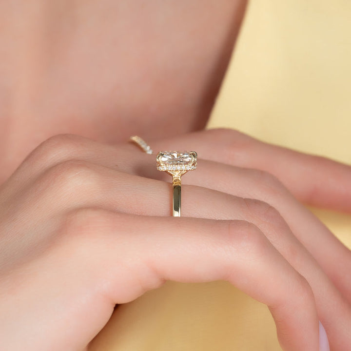 Cushion top-rated engagement ring, Cushion online engagement ring, Cushion local engagement ring,