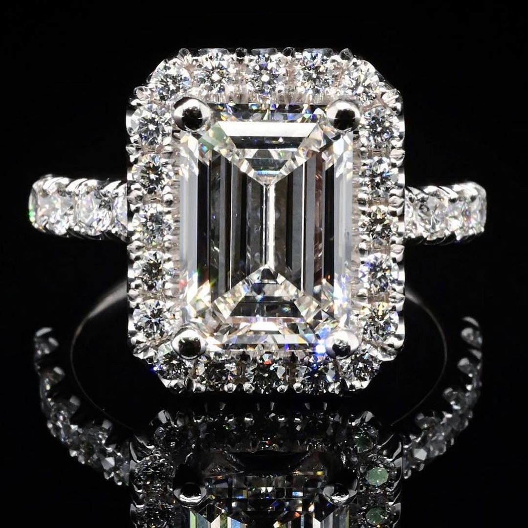 1.50ct-2.50ct Emerald Cut Halo Lab Grown Diamond Engagement Ring