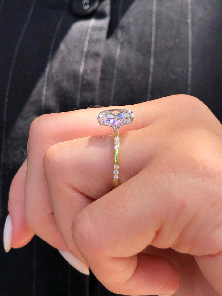 This ring is a true masterpiece for the bride who seeks a rare, vintage-aesthetic diamond that commands attention with both its scale and its historical character.