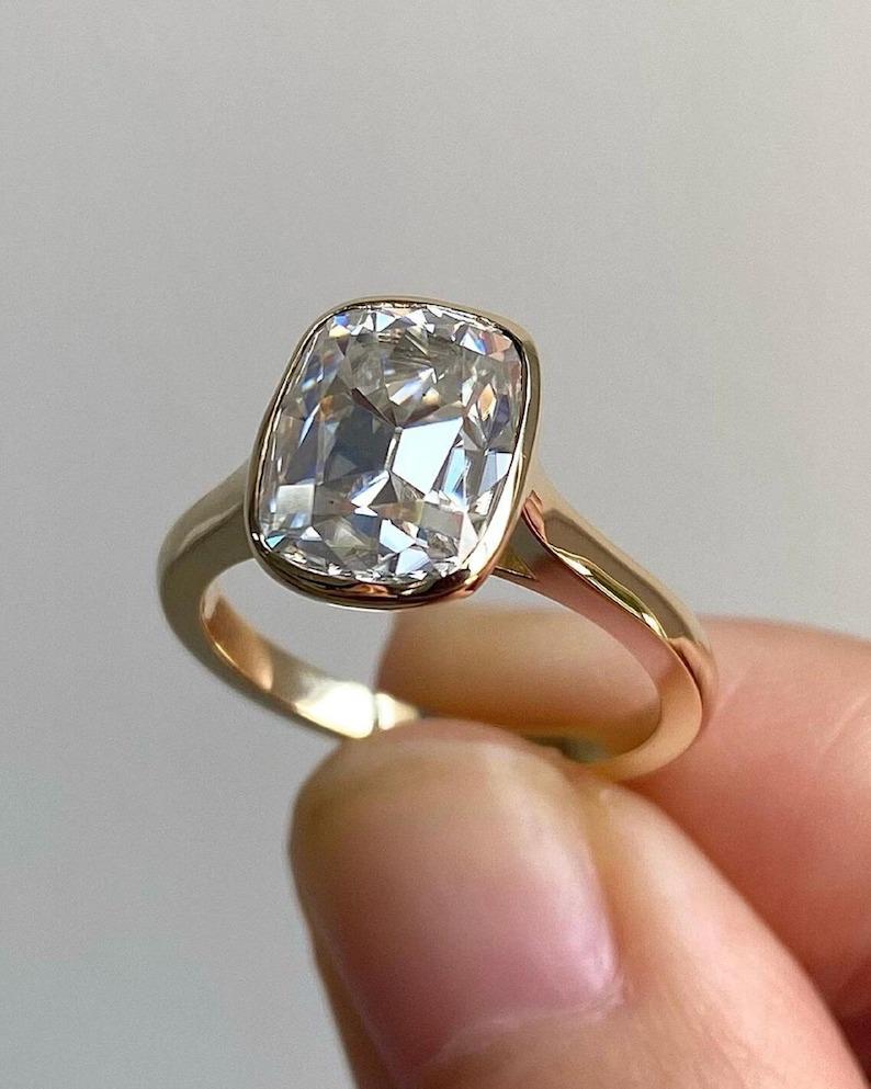  Carat Diamond Ring
Antique Cut Diamond
Elongated Lab Diamond
VVS1 Lab Diamond
E Color Lab Diamond
Sustainable Engagement Ring
