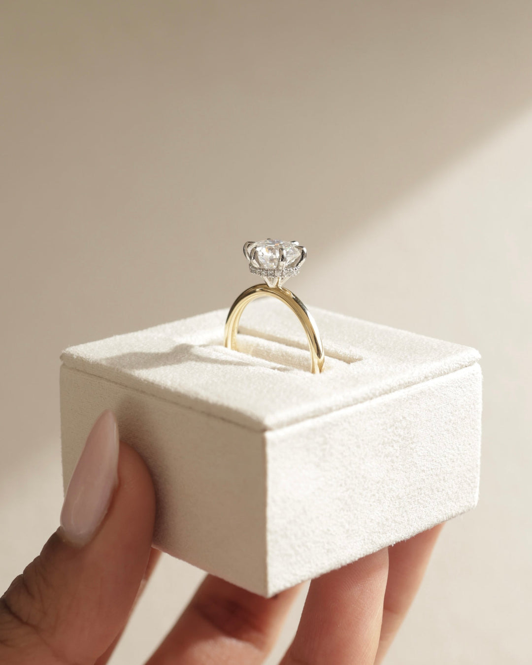 2.0ct-3.0ct Round Cut Lab Grown Hidden Halo Diamond Engagement Ring