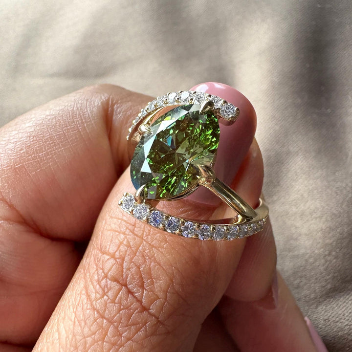 Forest Green Oval DiamondRare Green Lab Diamond RingOval Cut Green Statement JewelleryMint Green Oval Lab Diamond2.90CT Fancy Green Oval CutEmerald Green Lab Diamond Ring