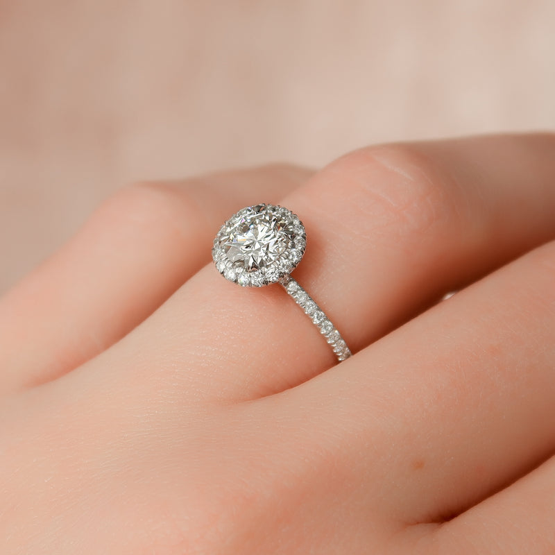 Round traditional engagement ring, Round minimalist engagement ring, Round delicate engagement ring, Round timeless engagement ring