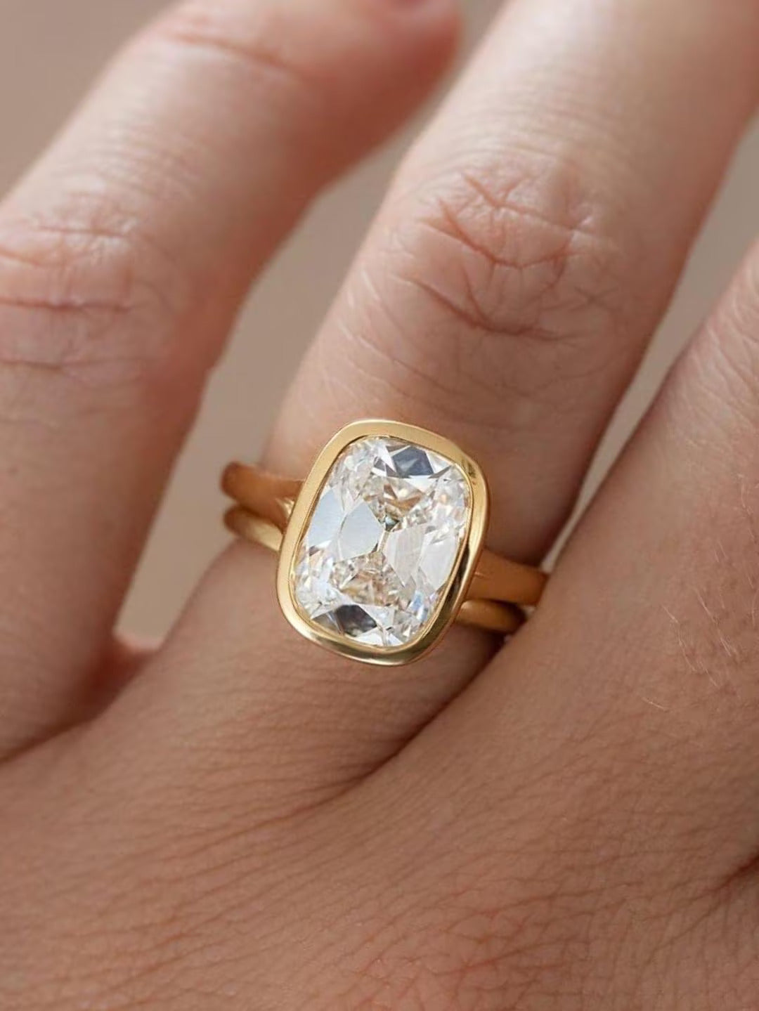 Eco Friendly Jewelry
14k Gold Cushion Ring
Statement Diamond Ring
Antique Inspired Ring
4CT Diamond Ring
Contemporary Bridal
