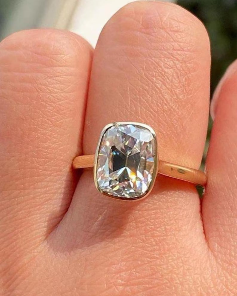 VVS1 Lab Diamond
E Color Lab Diamond
Sustainable Engagement Ring
Old Mine Cushion Ring
Vintage Style Ring
