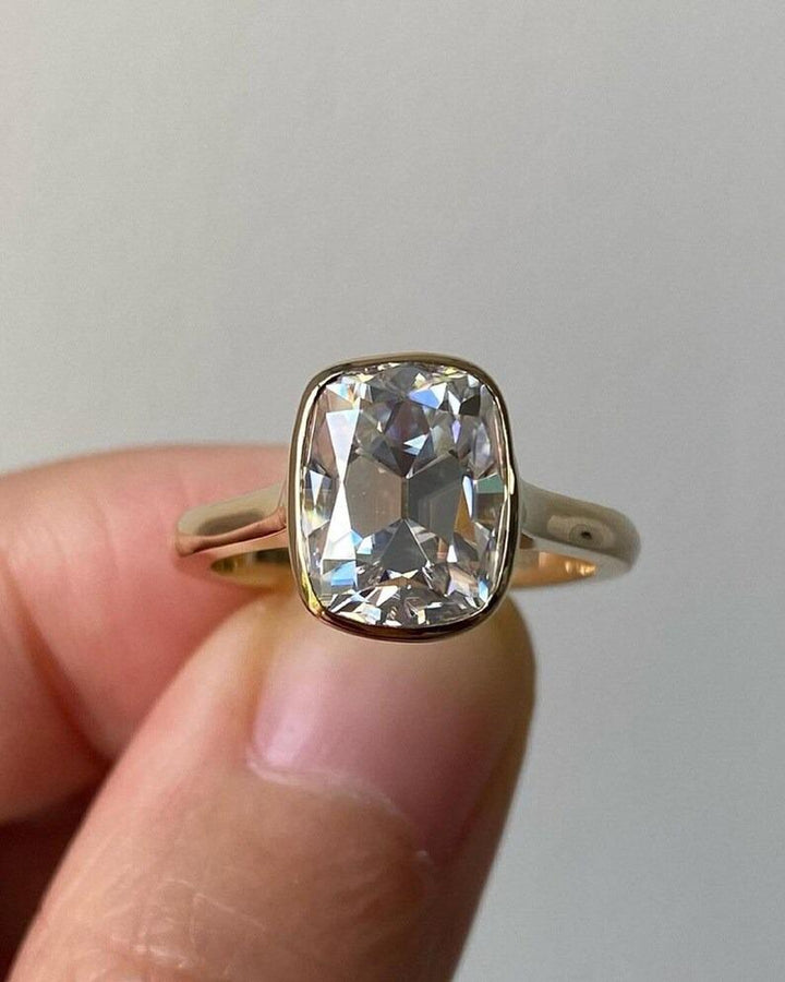 Vintage Style Ring
3.00 Carat Cushion
Ethical Diamond Ring
Old Mine Solitaire
High Clarity Diamond
Lab Diamond Jewelry
