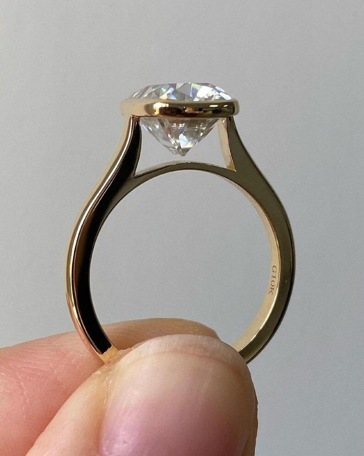 Old Mine Cushion Ring
Vintage Style Ring
3.00 Carat Cushion
Ethical Diamond Ring
Old Mine Solitaire
High Clarity Diamond
Lab Diamond Jewelry
