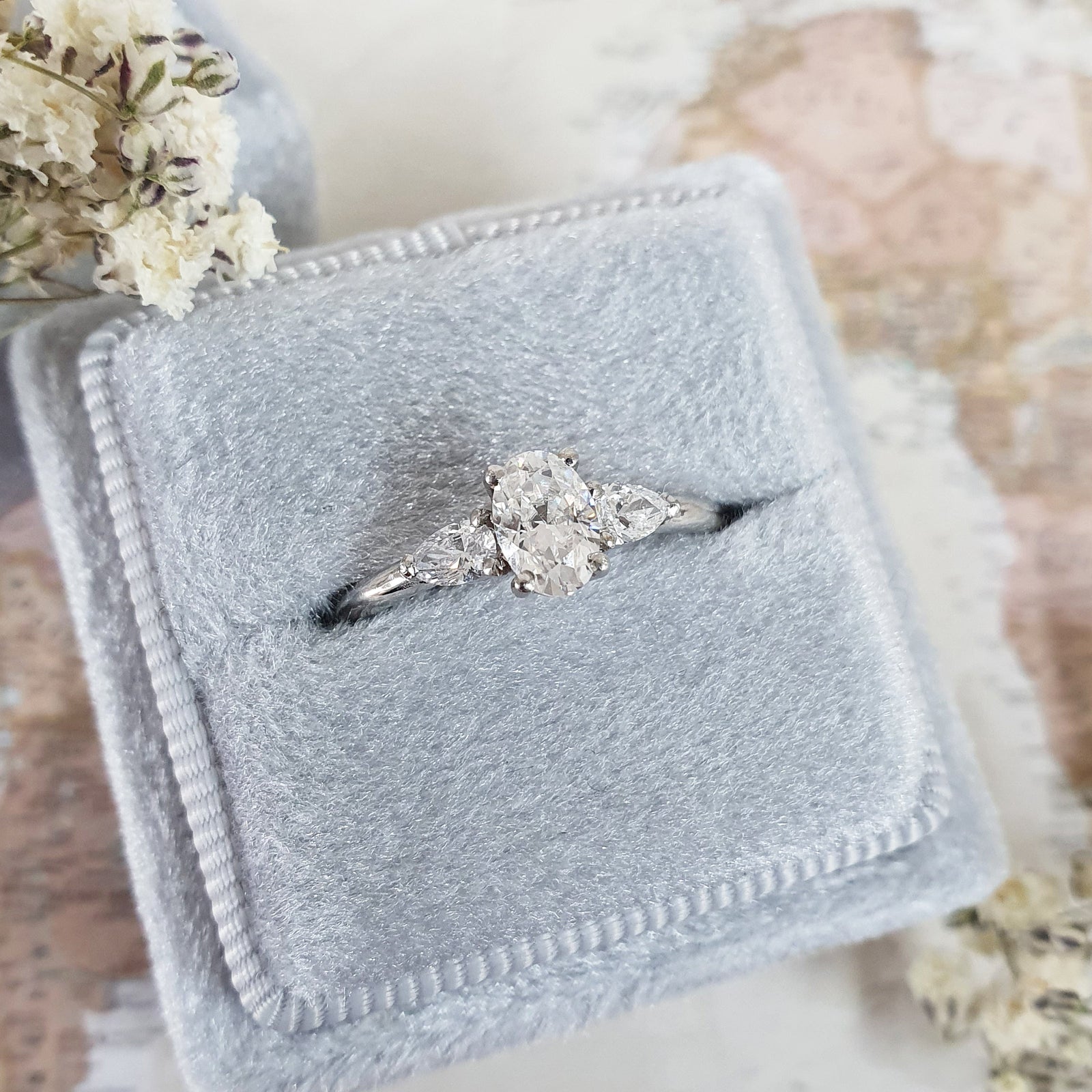 oval-cut-three-stone-f-vs1-lab-grown-diamond-engagement-ring