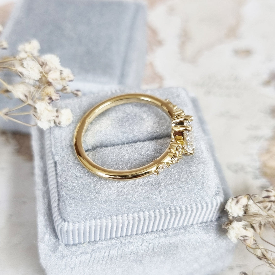pear-cut-pave-setting-e-vs1-lab-grown-diamond-engagement-ring