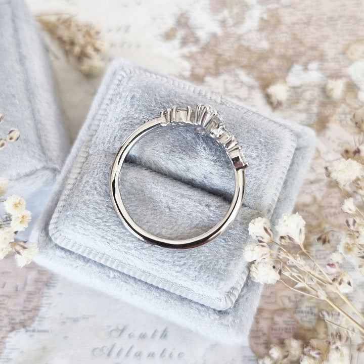 pear-cut-cluster-e-vs1-lab-grown-diamond-engagement-ring