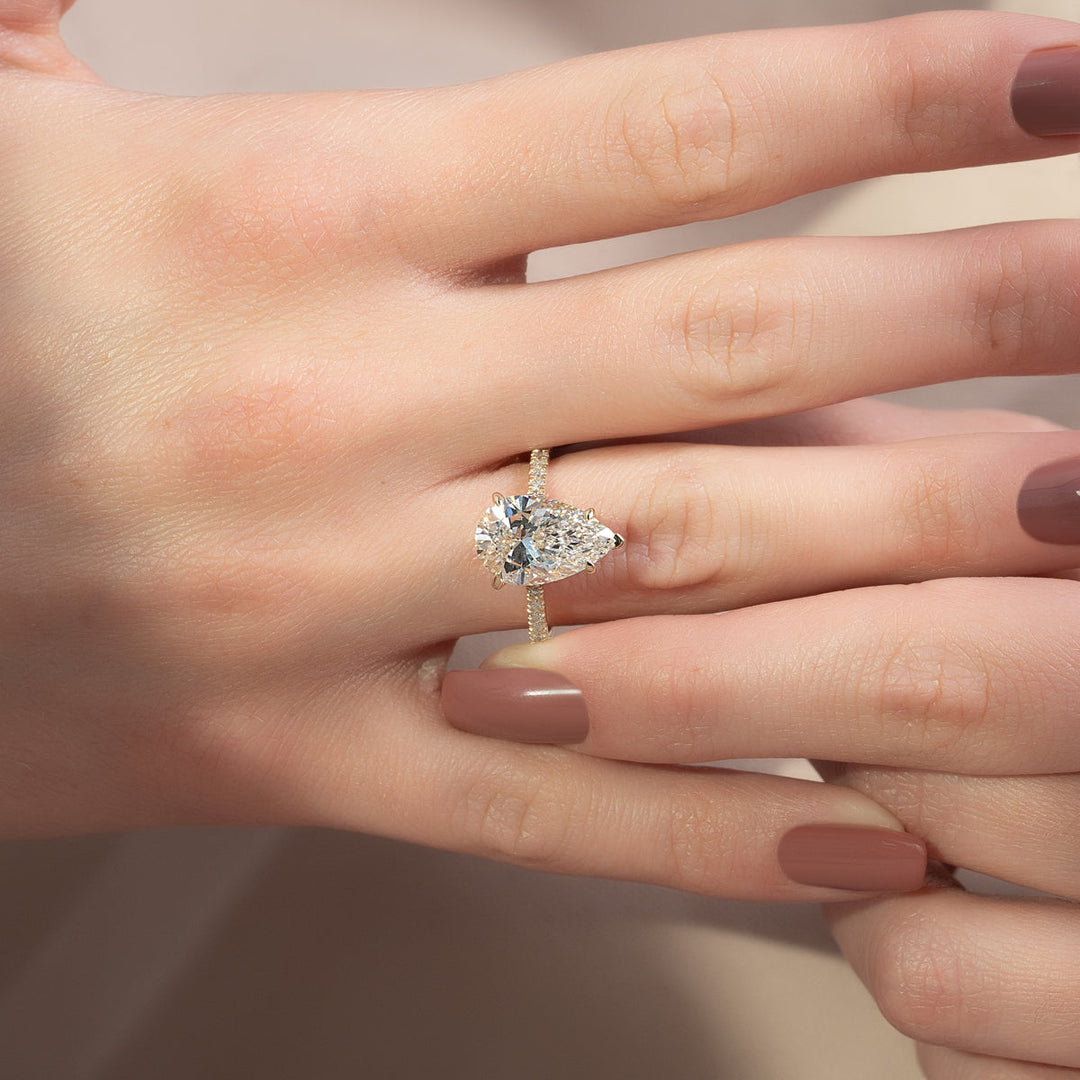 Pear cut diamond ring, Pear shaped diamond ring, Pear diamond engagement ring, Pear solitaire diamond ring, Pear halo diamond ring, Pear pave diamond ring, 