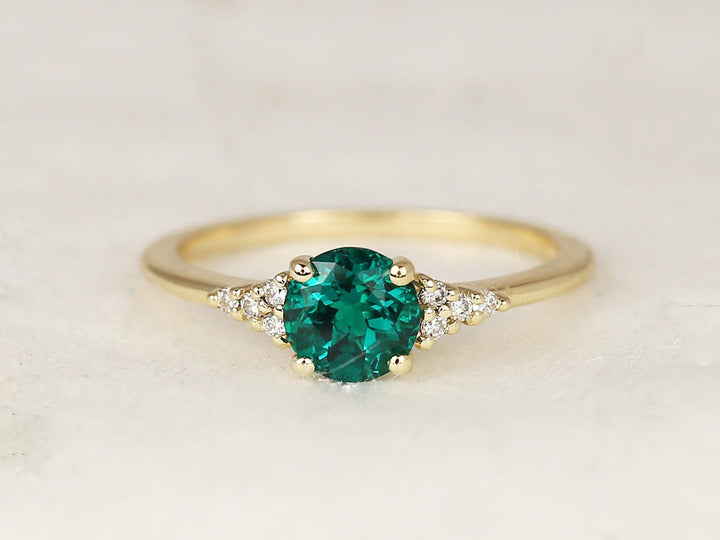 Green Emerald Ring
Round Cut Emerald
Cluster Engagement Ring
Lab Grown Diamond
2.0CT Emerald
Round Emerald Ring
