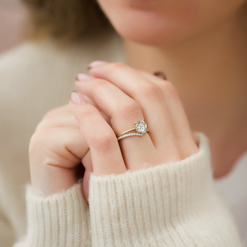 Round cheap engagement ring, Round best engagement ring, Round top-rated engagement ring, 