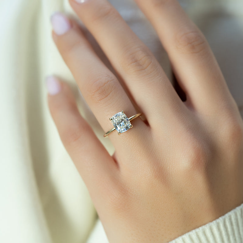 Whimsical engagement ring, Chic engagement ring, Glamorous engagement ring, 
