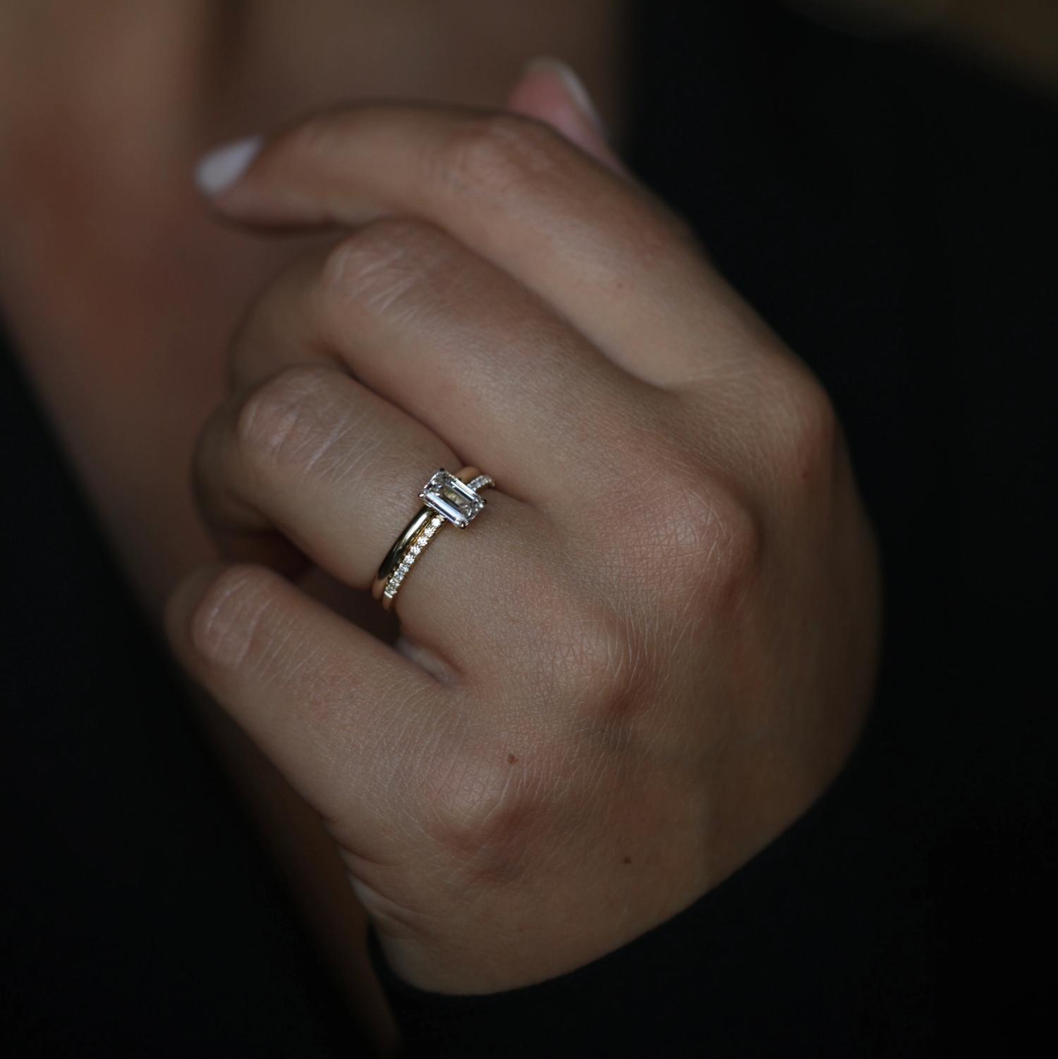 emerald-solitaire-cvd-f-vvs2-diamond-engagement-ring