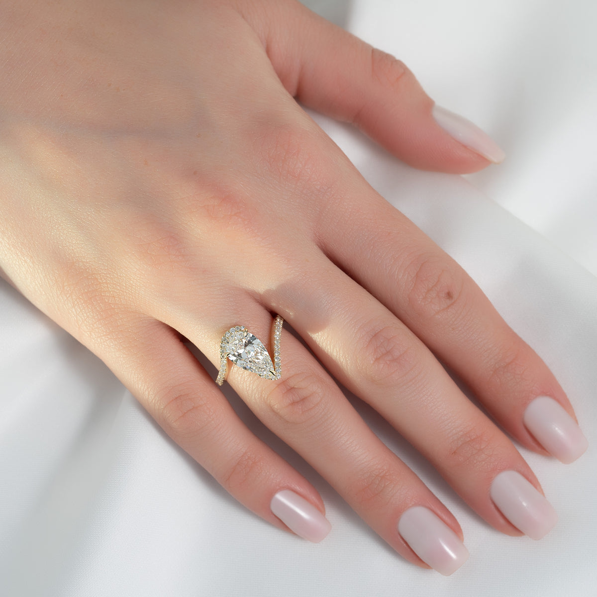 engagement ring, Chic engagement ring, Glamorous engagement ring, Sophisticated engagement ring,