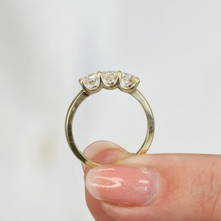 round-three-stone-ef-vs1-diamond-engagement-ring