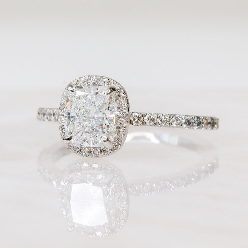 cushion-halo-e-vs1-diamond-engagement-ring