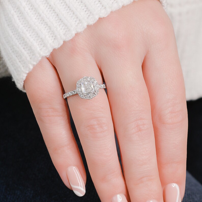 cushion-halo-f-vs1-diamond-engagement-ring