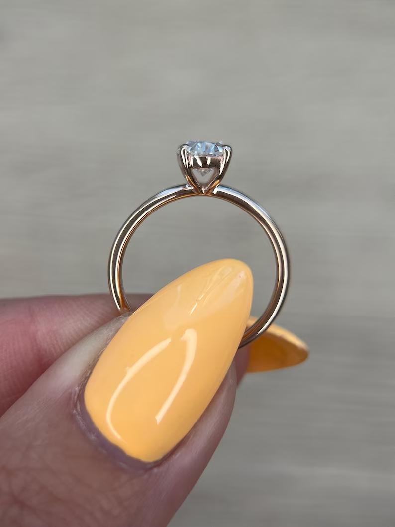 1-0-ct-oval-solitaire-cvd-e-vs2-diamond-engagement-ring