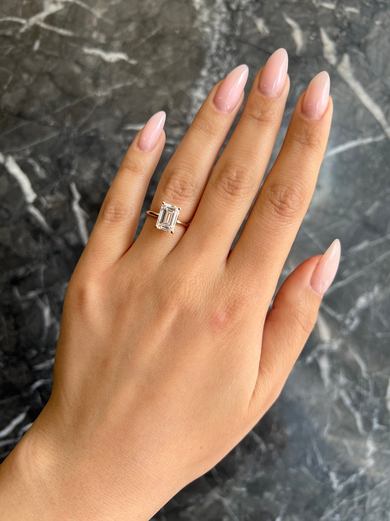 emerald-solitaire-cvd-g-vs2-diamond-engagement-ring