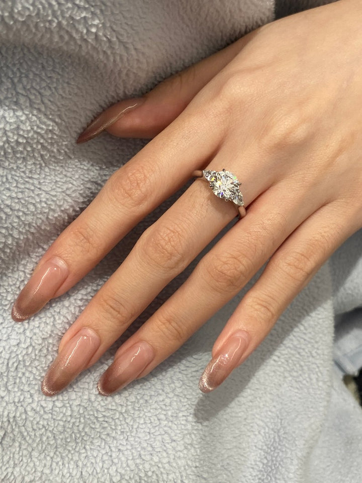 1.50ct-2.50ct Round Cut Lab Grown Three Stone Diamond Engagement Ring