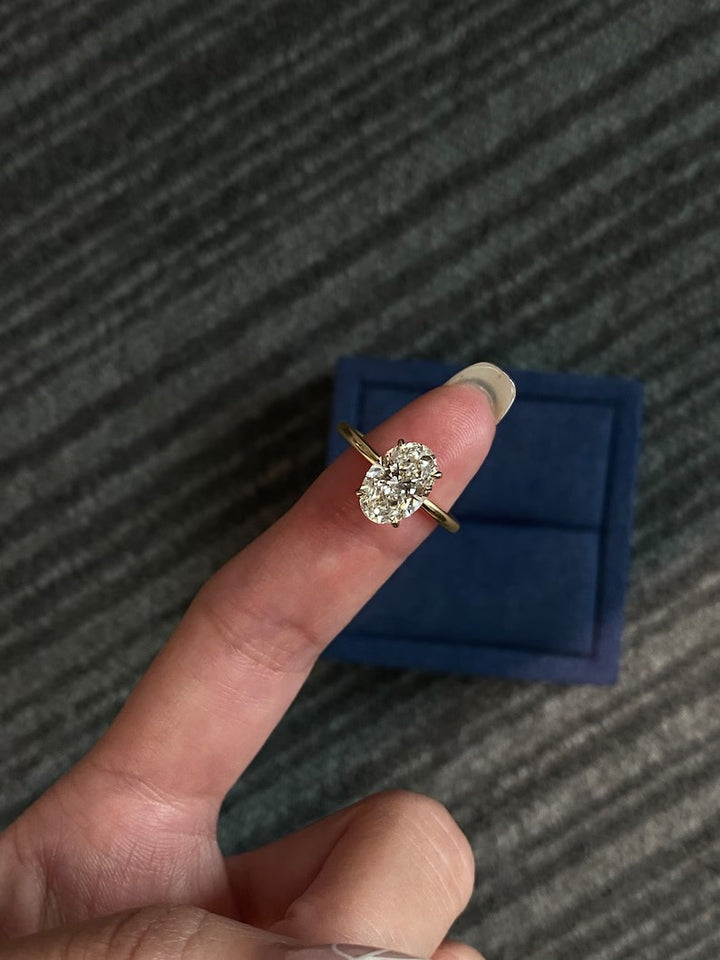 1.0ct-2.0ct Oval Cut Lab Grown Solitaire Diamond Engagement Ring