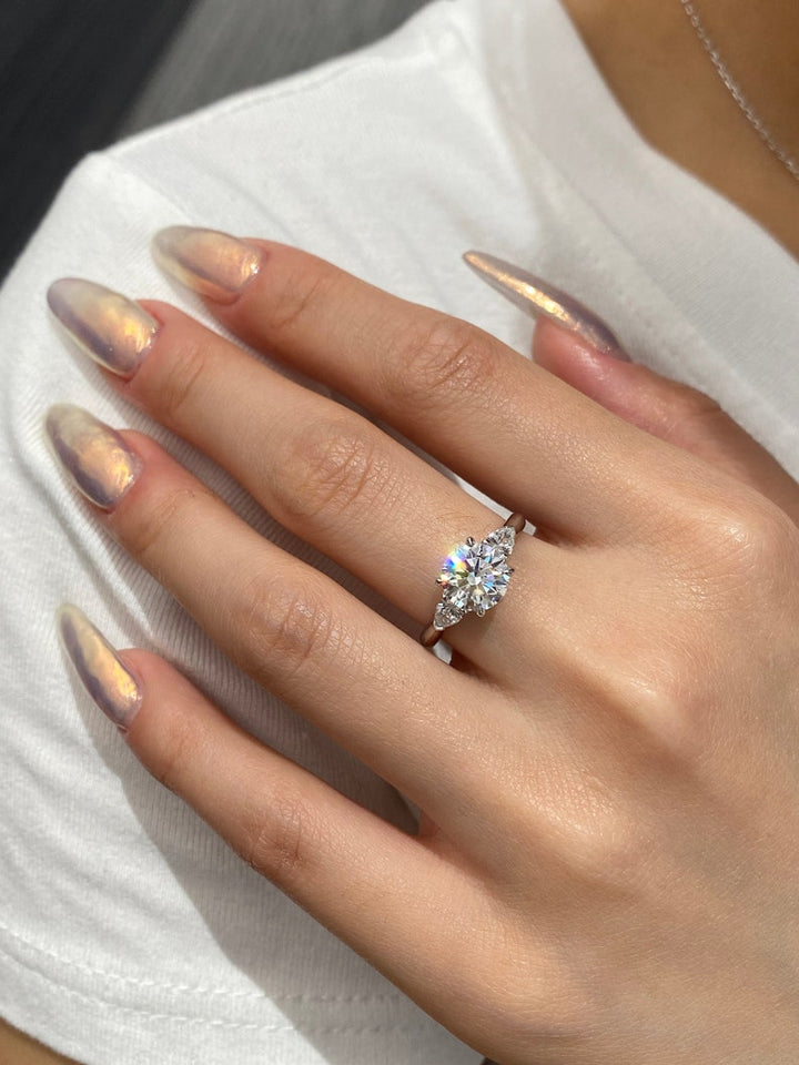 1.50ct-2.50ct Round Cut Lab Grown Three Stone Diamond Engagement Ring