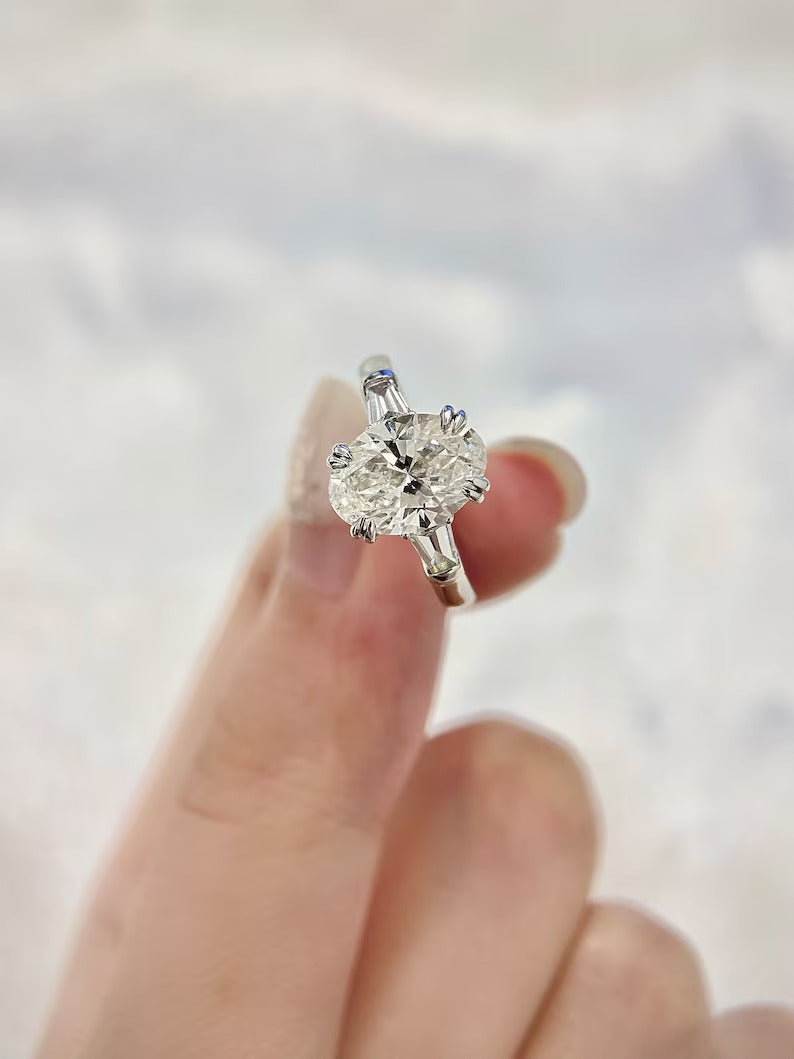 2.50ct-3.50ct Oval Cut Lab Grown Diamond Three Stone Engagement Ring