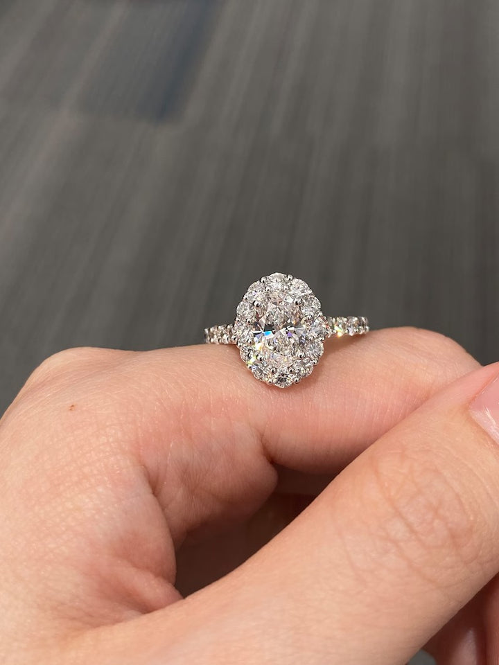 1.0ct-2.0ct Oval Cut Lab Grown Diamond Halo Engagement Ring