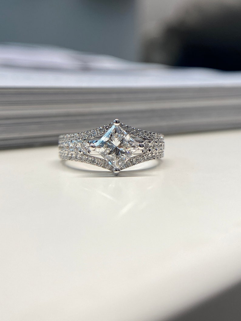 1.0ct-2.0ct Princess Cut Lab Grown Split Shank Diamond Engagement Ring