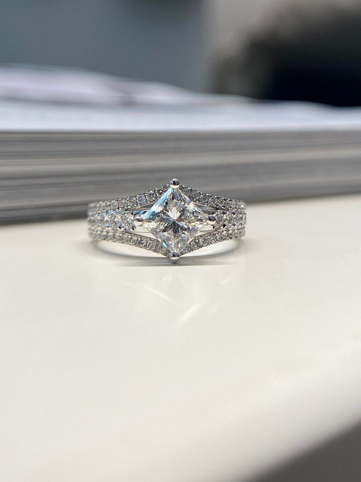 1.0ct-2.0ct Princess Cut Lab Grown Split Shank Diamond Engagement Ring
