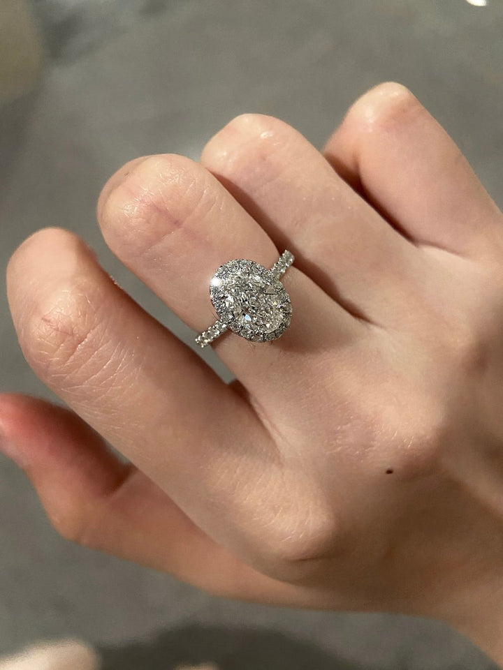 1.50ct-2.50ct Oval Cut Lab Grown Diamond Halo Engagement Ring