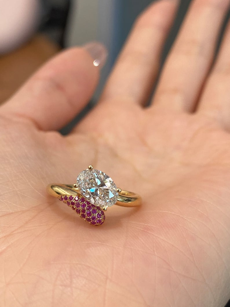 1.50ct-2.50ct Oval Cut Lab Grown Diamond Unique Engagement Ring