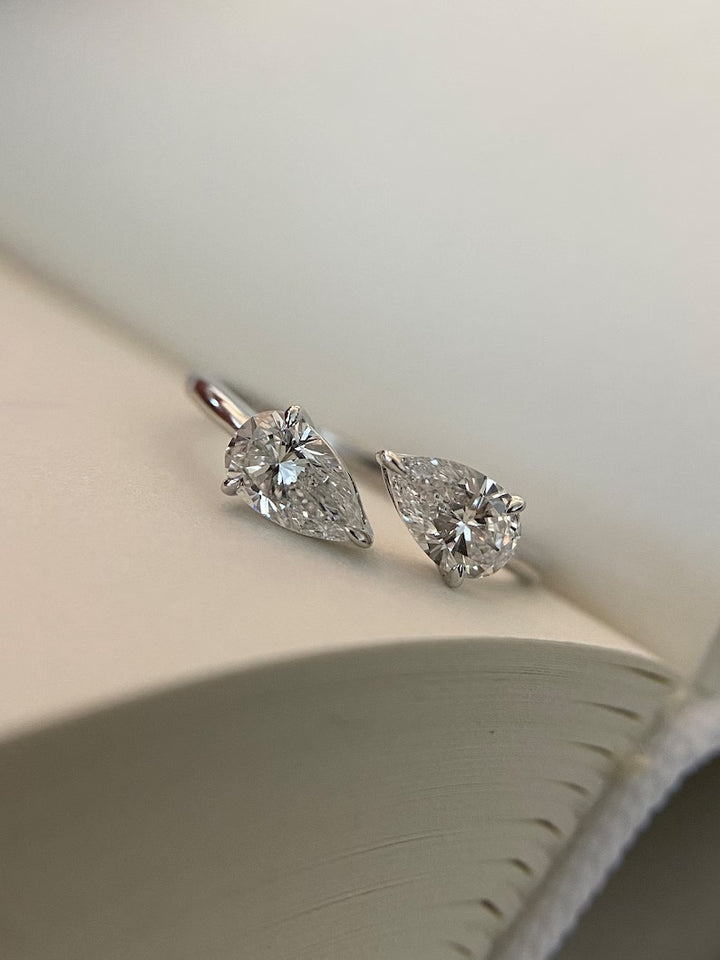 1.0ct-2.0ct Pear Cut Lab Grown Diamond Toi Et Moi Engagement Ring