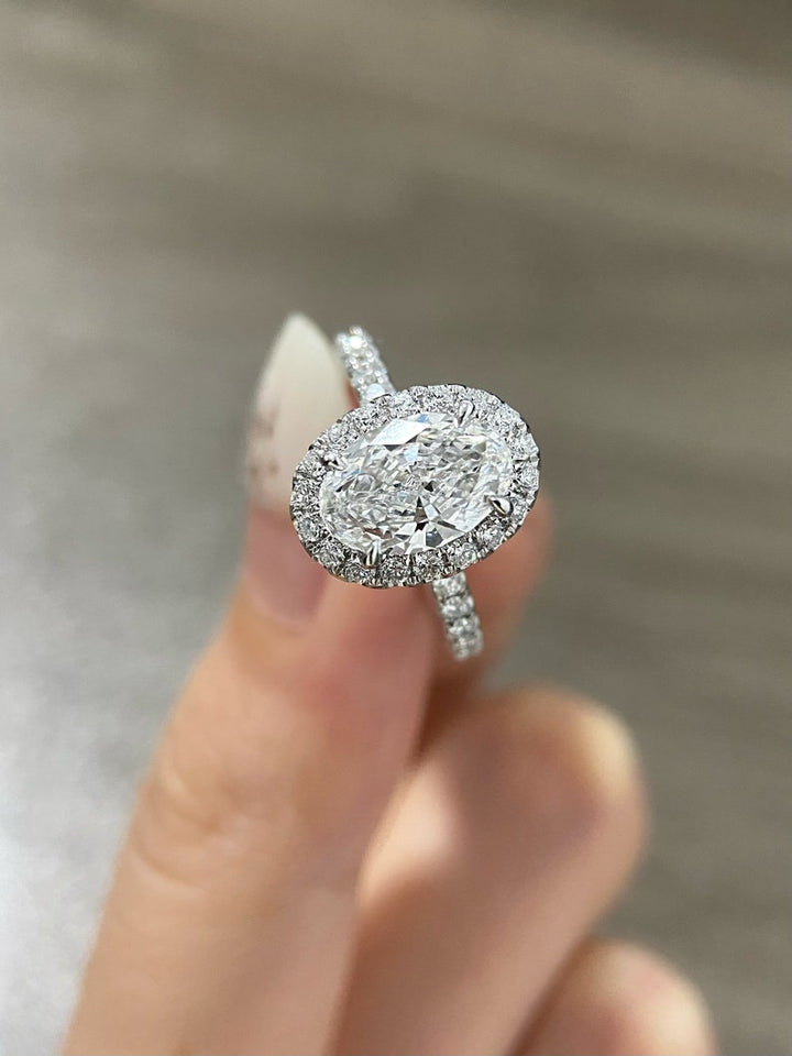 1.50ct-2.50ct Oval Cut Lab Grown Diamond Halo Engagement Ring