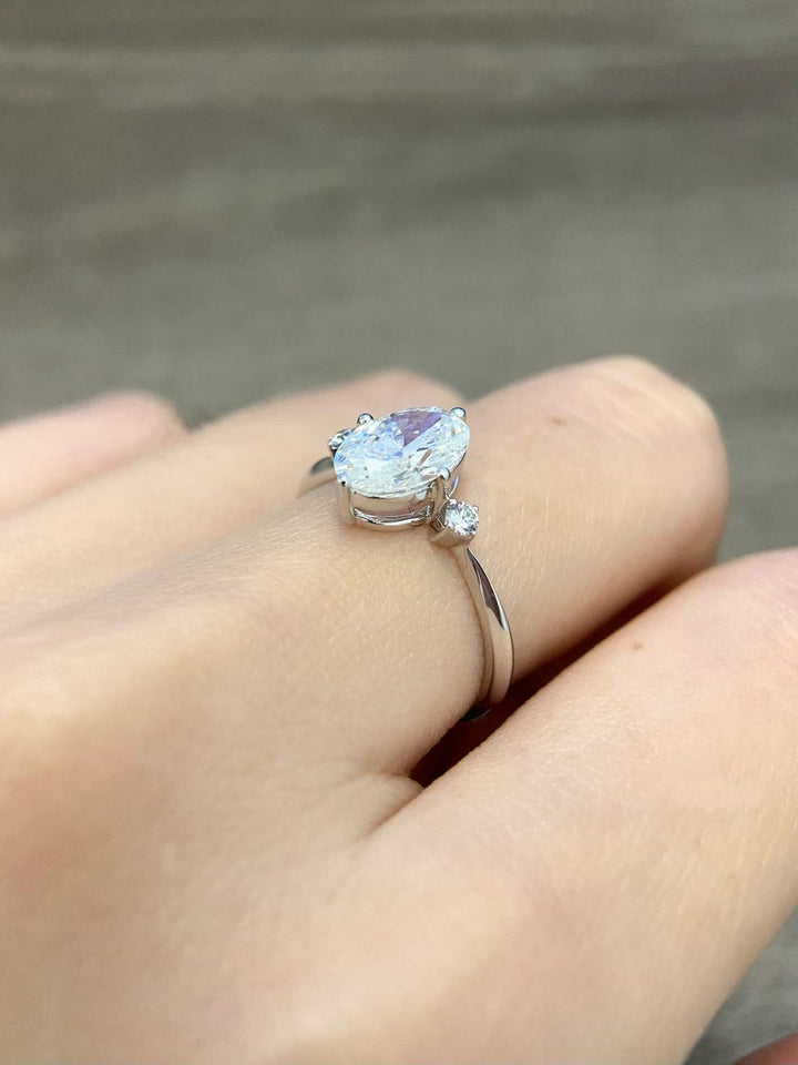1.50ct-2.50ct Oval Cut Lab Grown Three Stone Diamond Engagement Ring