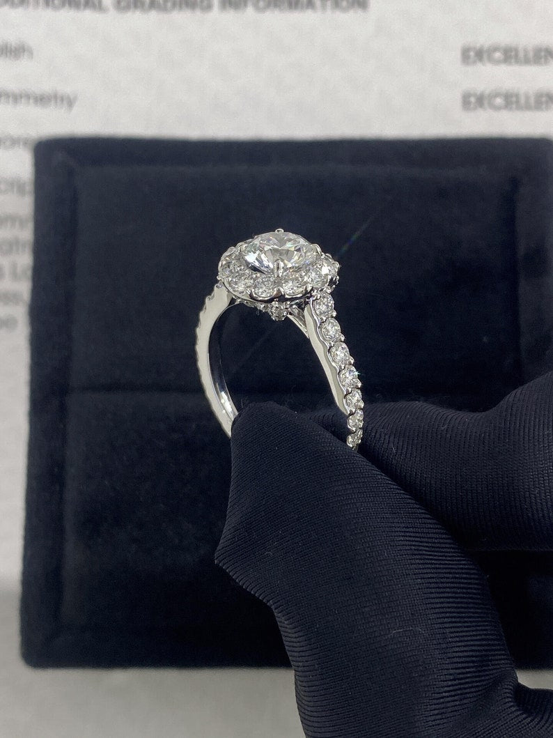 1.0ct-2.0ct Round Cut Lab Grown Halo Diamond Engagement Ring