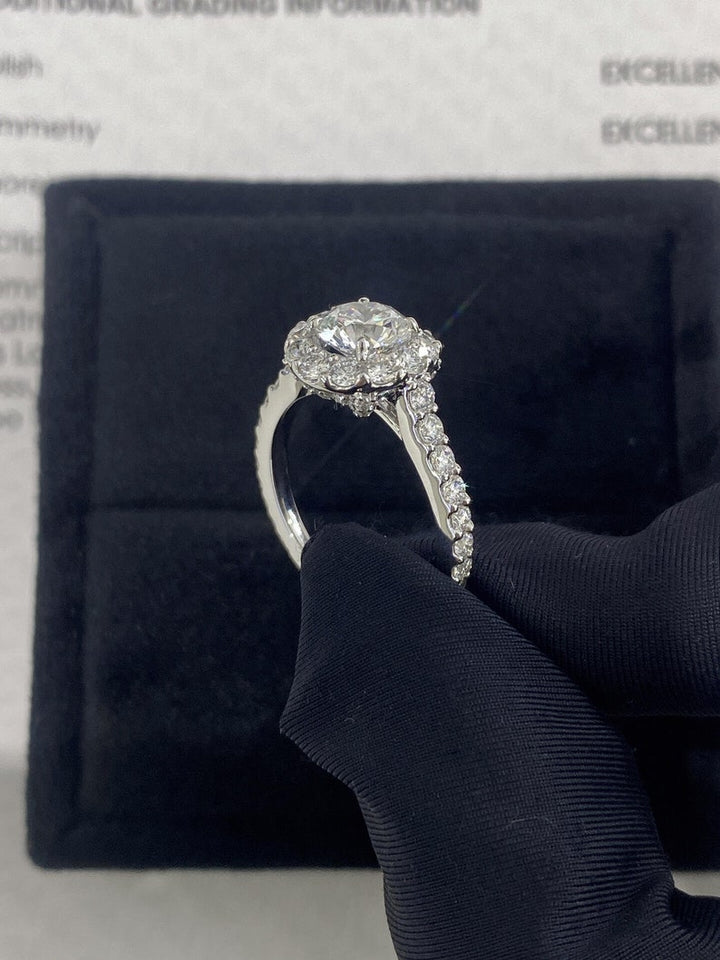 1.0ct-2.0ct Round Cut Lab Grown Halo Diamond Engagement Ring