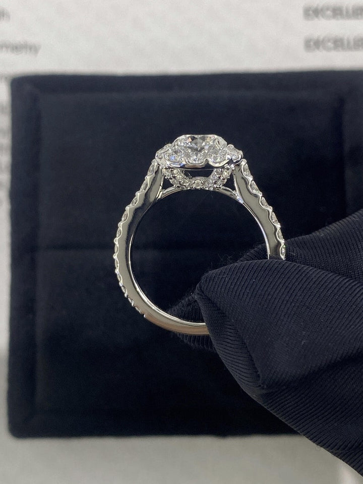 1.0ct-2.0ct Round Cut Lab Grown Halo Diamond Engagement Ring