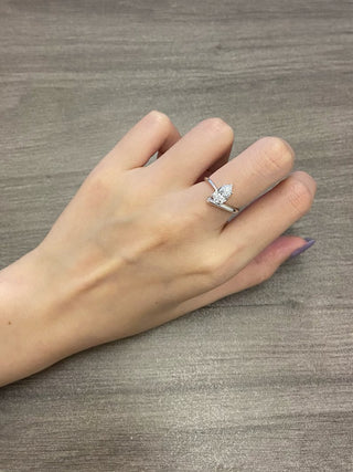 1.0ct-2.0ct Pear Cut Lab Grown Diamond Unique Solitaire Engagement Ring