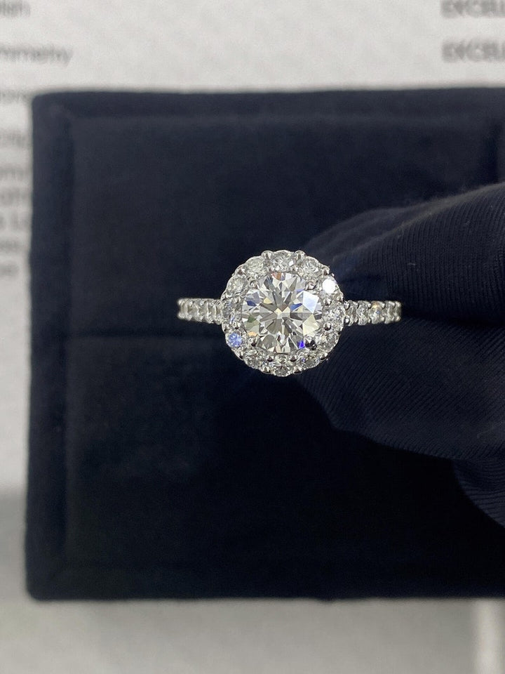 1.0ct-2.0ct Round Cut Lab Grown Halo Diamond Engagement Ring