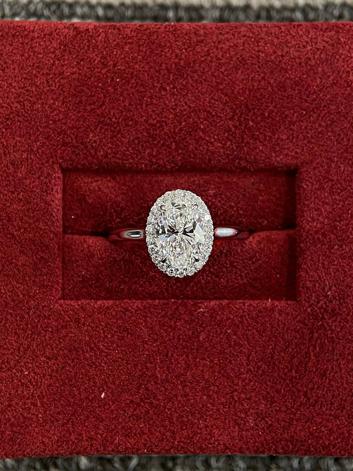 1.50ct-2.50ct Oval Cut Lab Grown Diamond Halo Engagement Ring