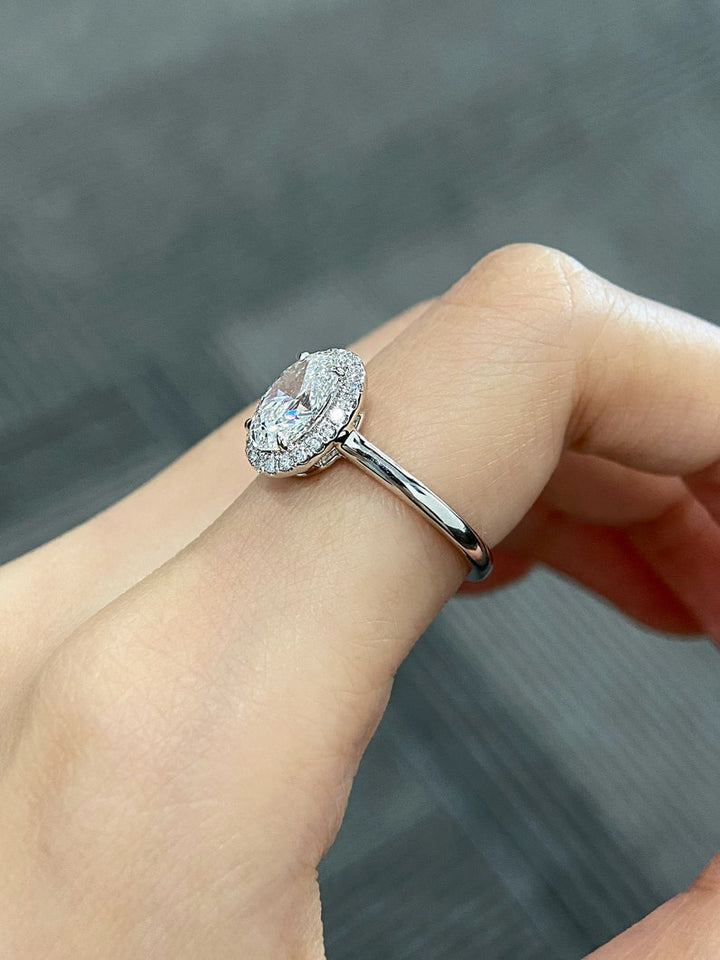 1.50ct-2.50ct Oval Cut Lab Grown Diamond Halo Engagement Ring
