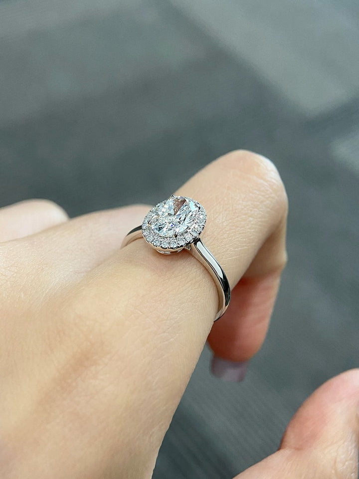 1.50ct-2.50ct Oval Cut Lab Grown Diamond Halo Engagement Ring
