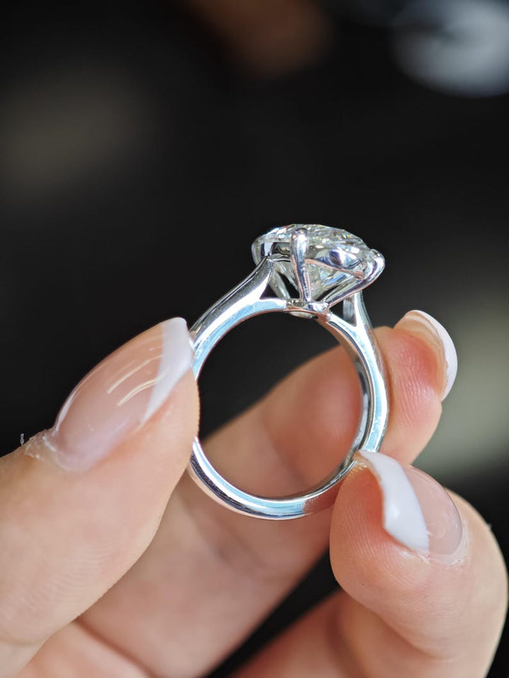 4.0ct-6.0ct Oval Cut Lab Grown Diamond Solitaire Thick Band Engagement Ring