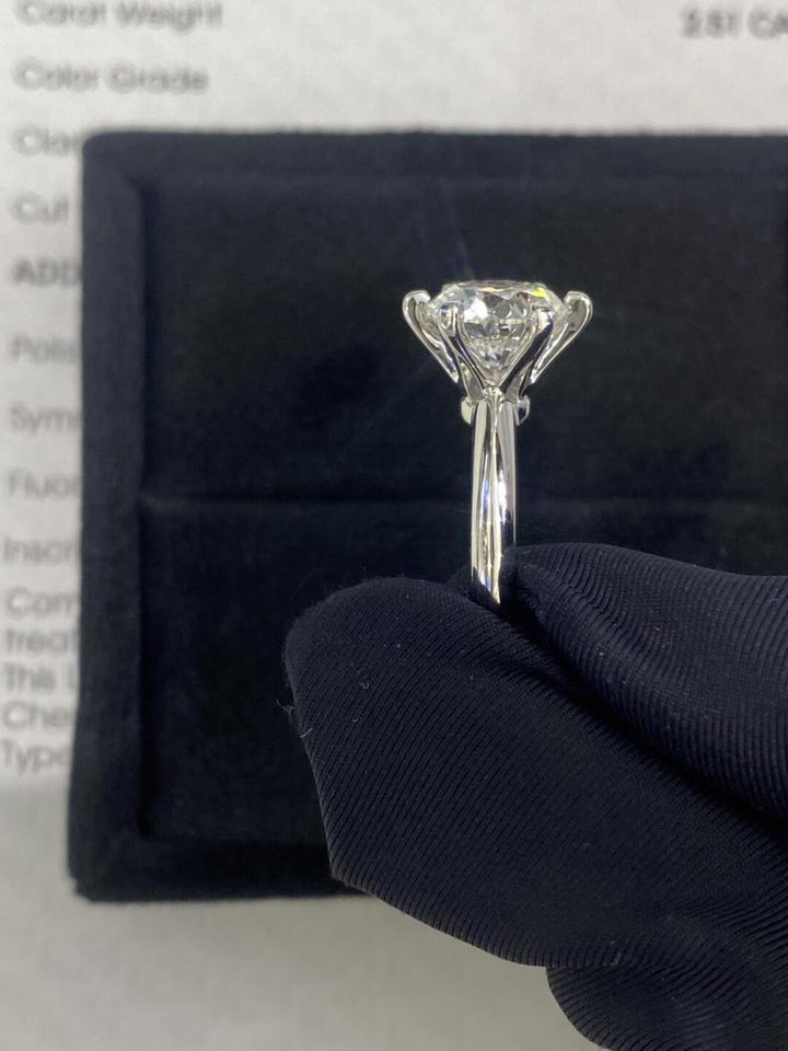 2.50ct-3.50ct Round Cut Lab Grown Diamond Solitaire Engagement Ring