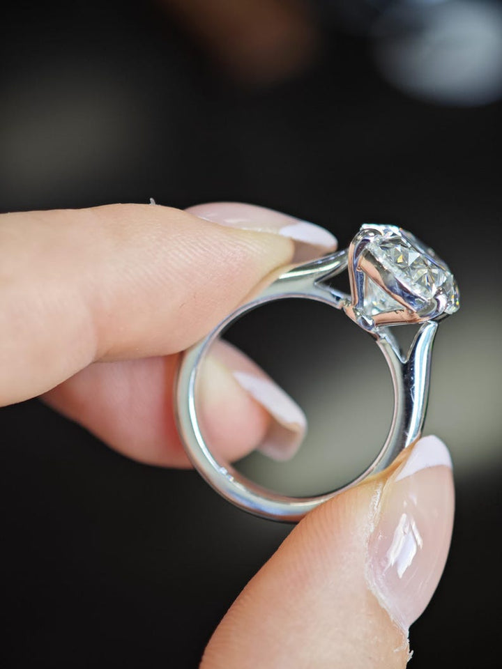 4.0ct-6.0ct Oval Cut Lab Grown Diamond Solitaire Thick Band Engagement Ring